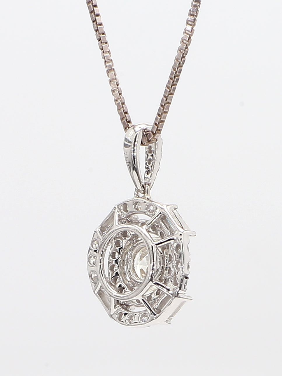 white diamond baguettes & round pendant necklace 0.93 carat