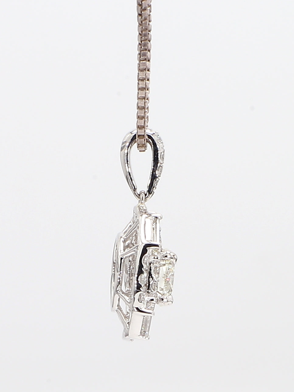 white diamond baguettes & round pendant necklace 0.93 carat
