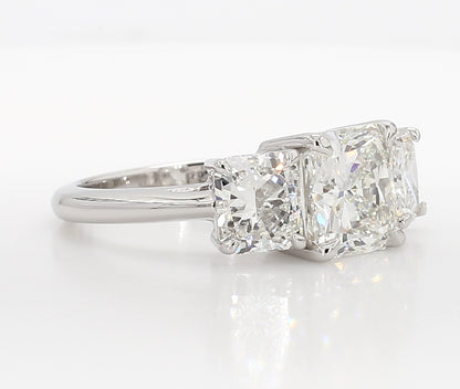 Radiant cut 3 stone Diamond Ring 5.13 Carat