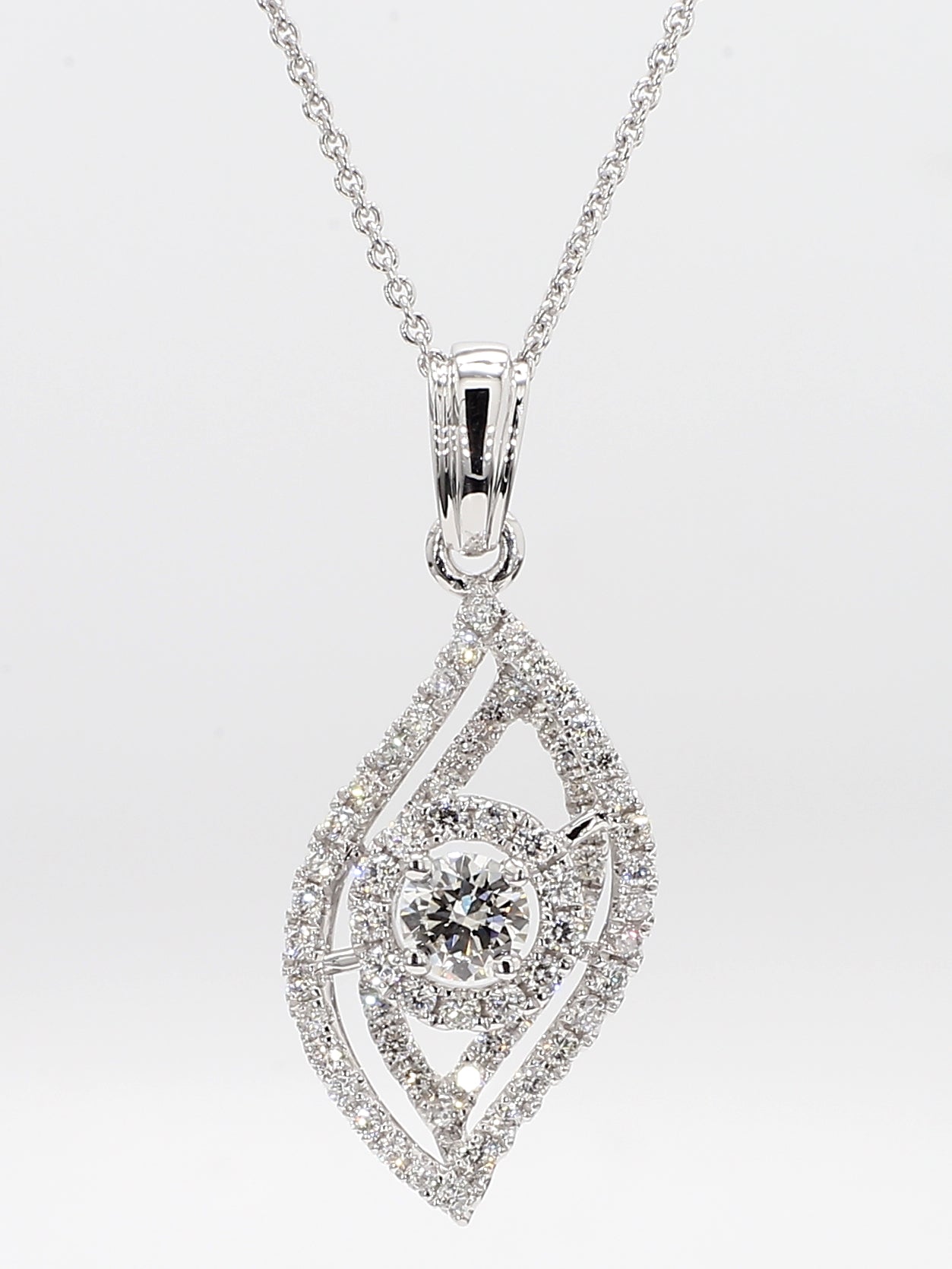 white diamond pendant necklace 0.97 carat