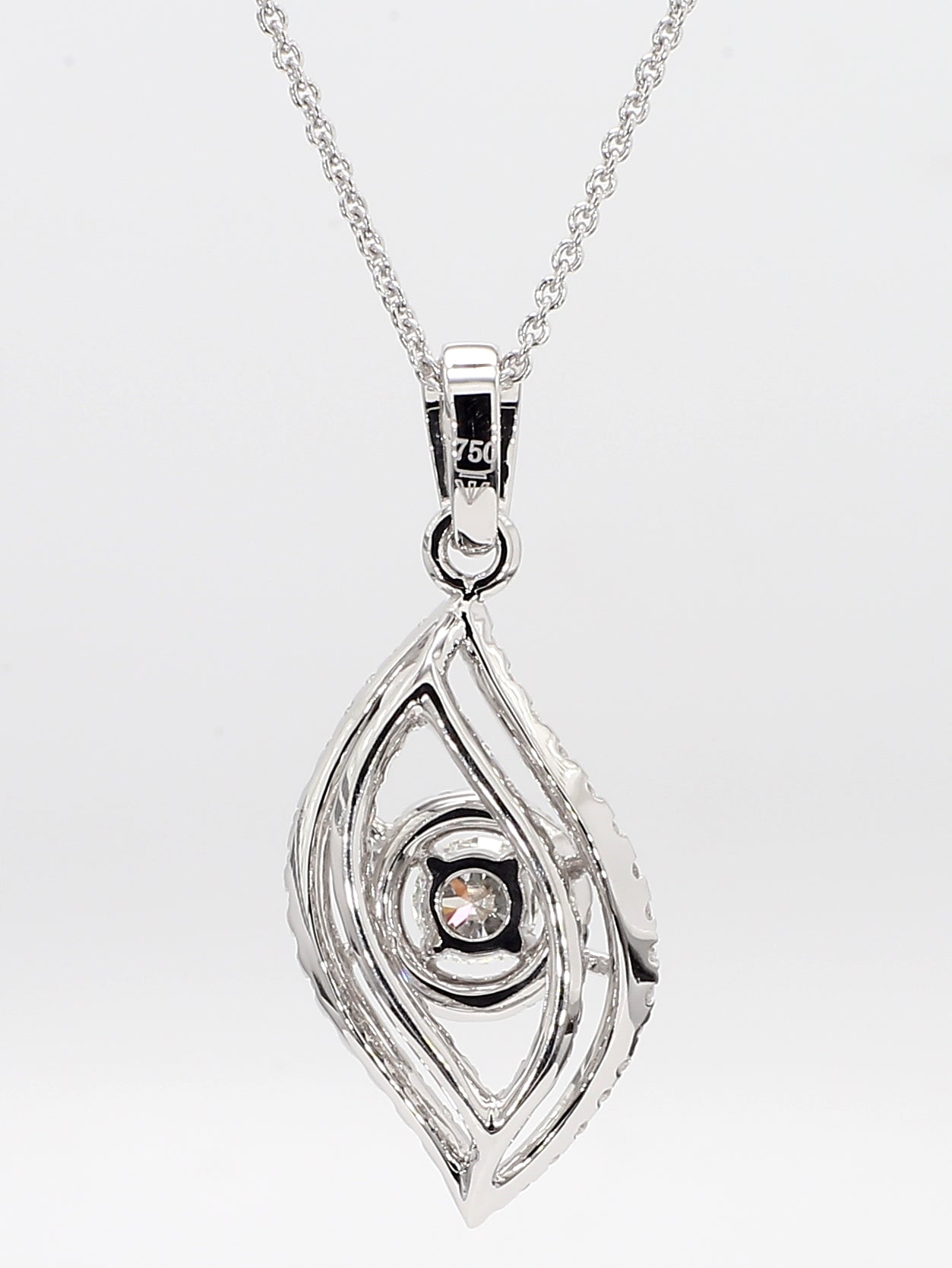 white diamond pendant necklace 0.97 carat