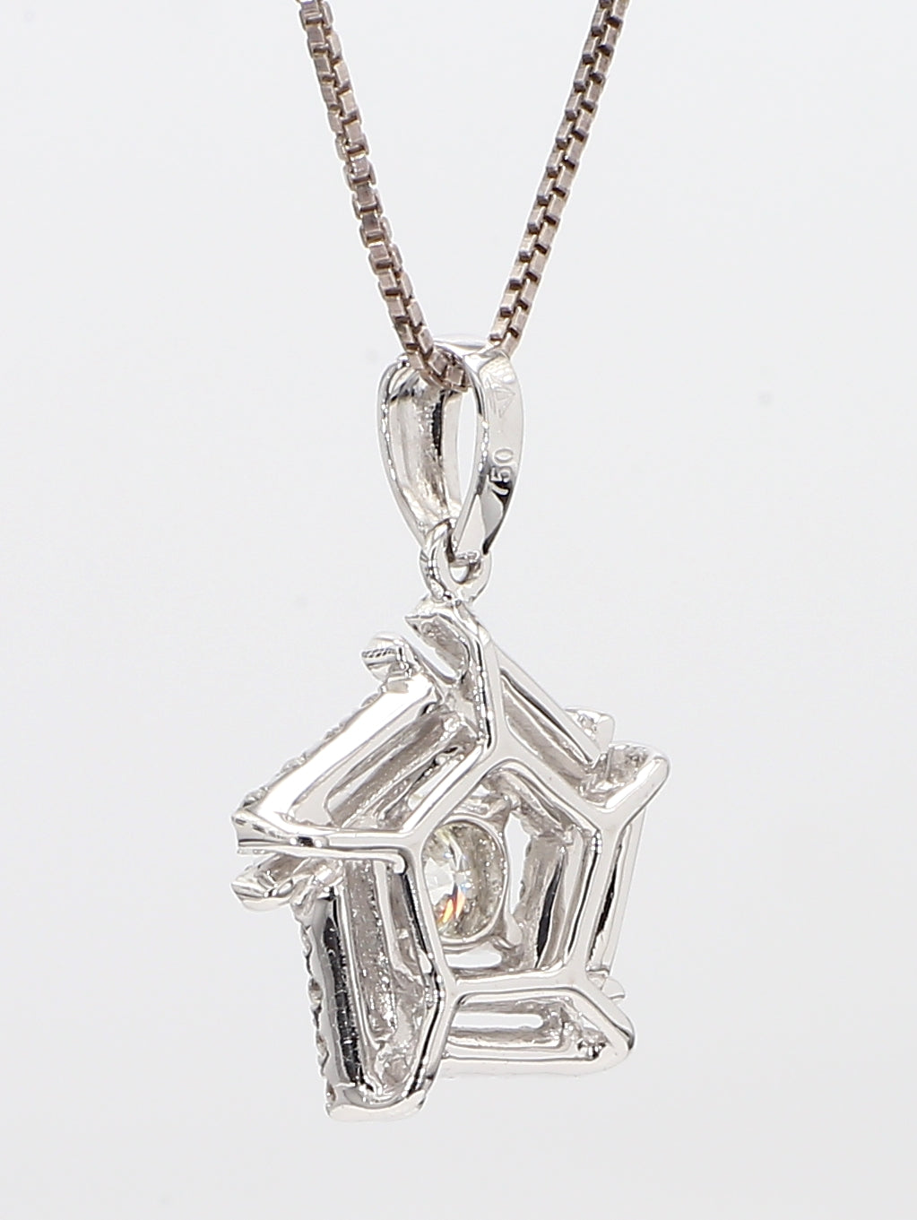 white diamond pendant necklace 1.02 carat