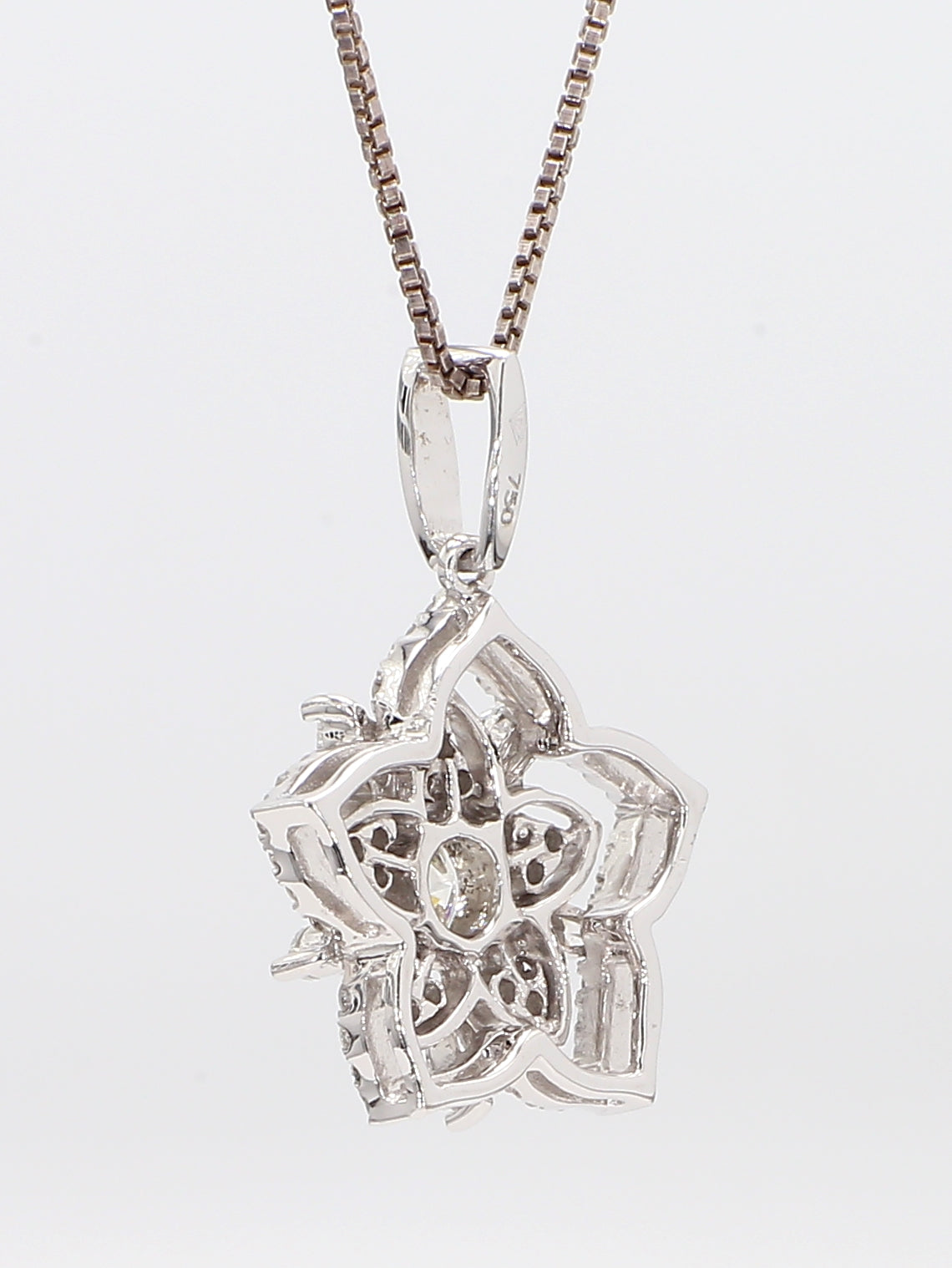 white diamond pendant flower necklace 1.09 carat