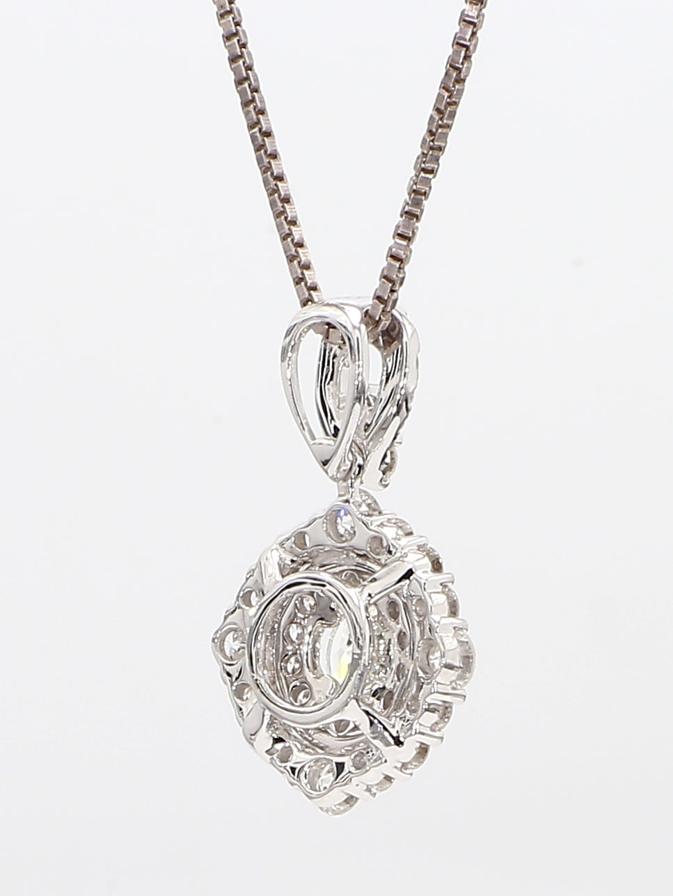 white diamond pendant necklace 1.15 carat