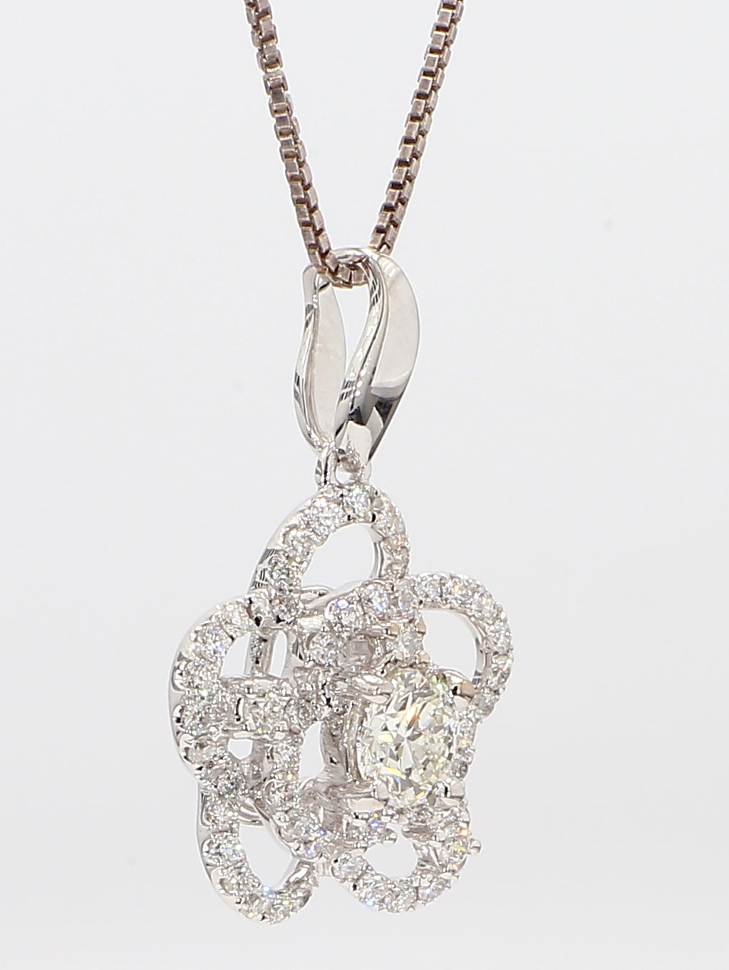 white diamond pendant flower necklace 1.10 carat