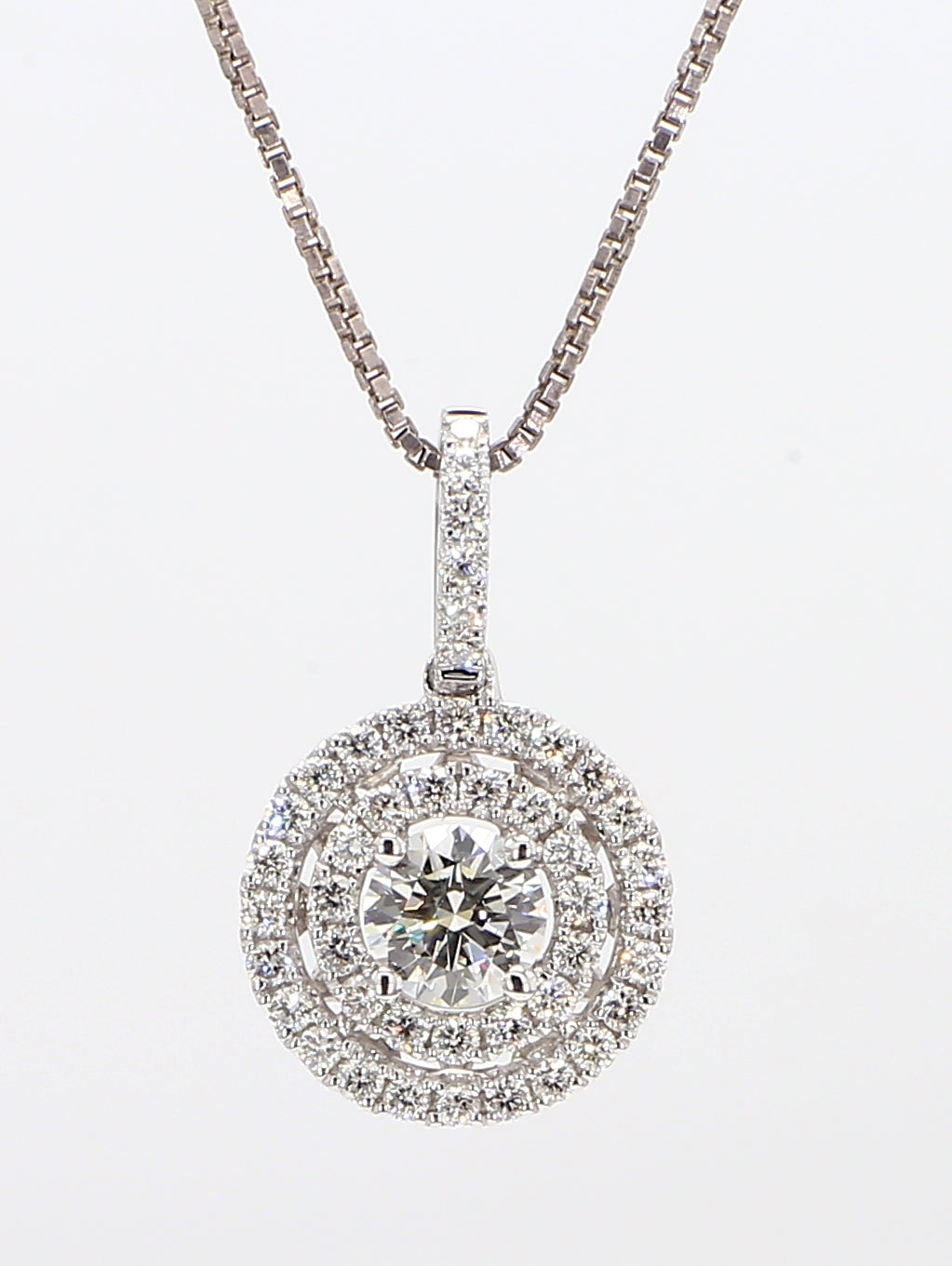 white diamond pendant necklace 0.97 carat