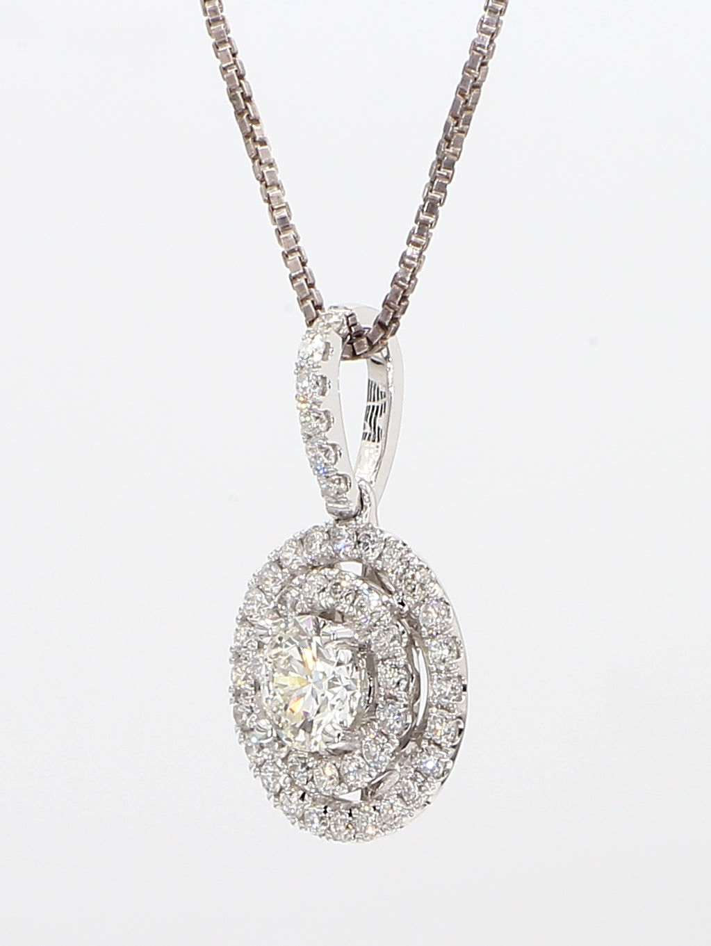 white diamond pendant necklace 0.97 carat